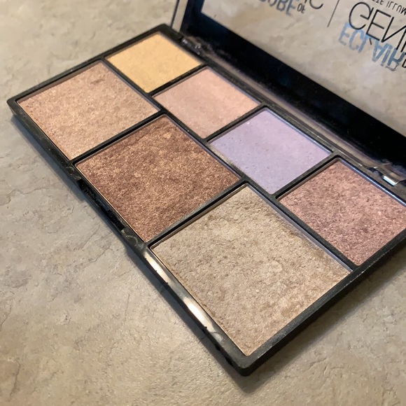 NYX Strobe of Genius Highlight Palette - 50% off - Picture 3 of 11